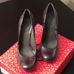 Tory Burch Jude Amazon snake print platform pumps